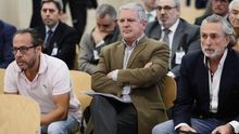 Álvaro Pérez 'El Bigotes', Pablo Crespo i Francisco Correa, en segona fila Ricardo Costa i Vicente Rambla.
