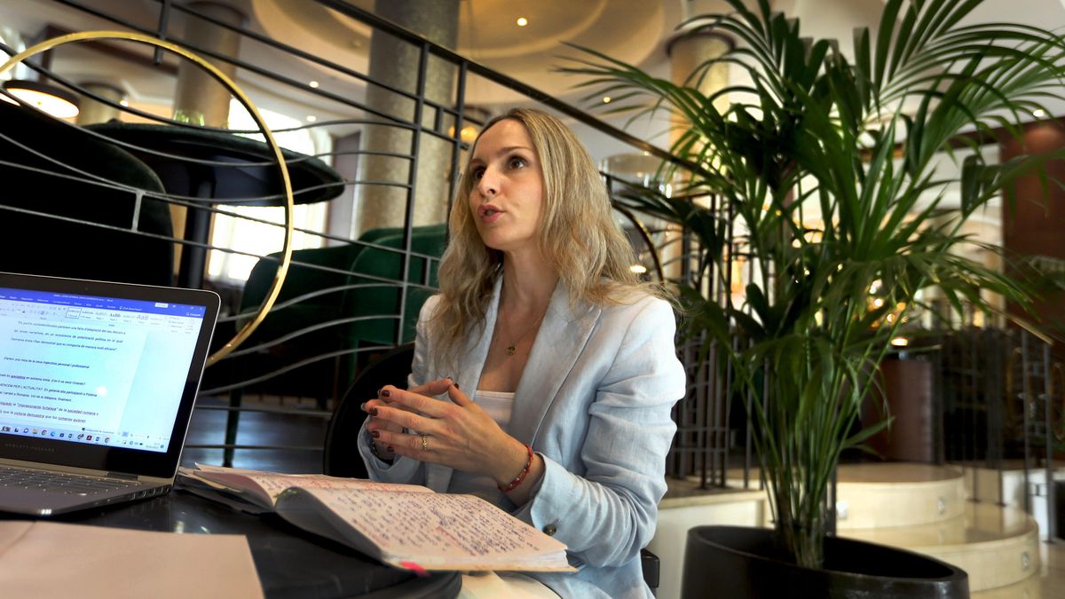 “L’extrema dreta comunica respostes, però no en dona”, explica Anna López durant l’entrevista.