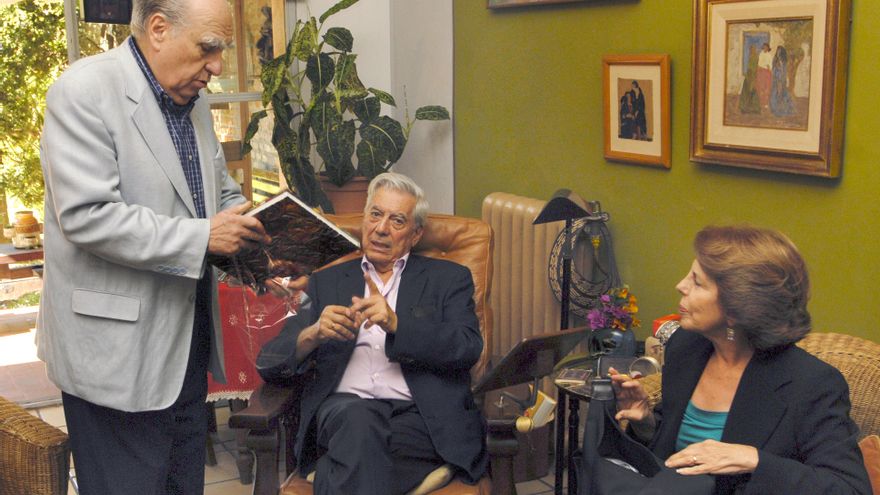 Sanguinetti señala a Vargas Llosa como un "enorme creador" y "ciudadano de Latinoamérica"