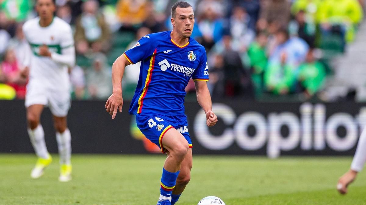 Damián Cáceres, durante el partido ante el Elche