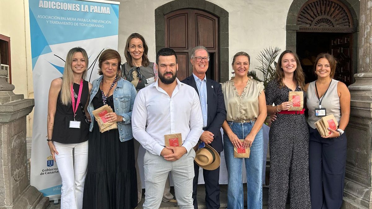 Visita al punto de información instalad0 en la Calle Real de Santa Cruz de La Palma.