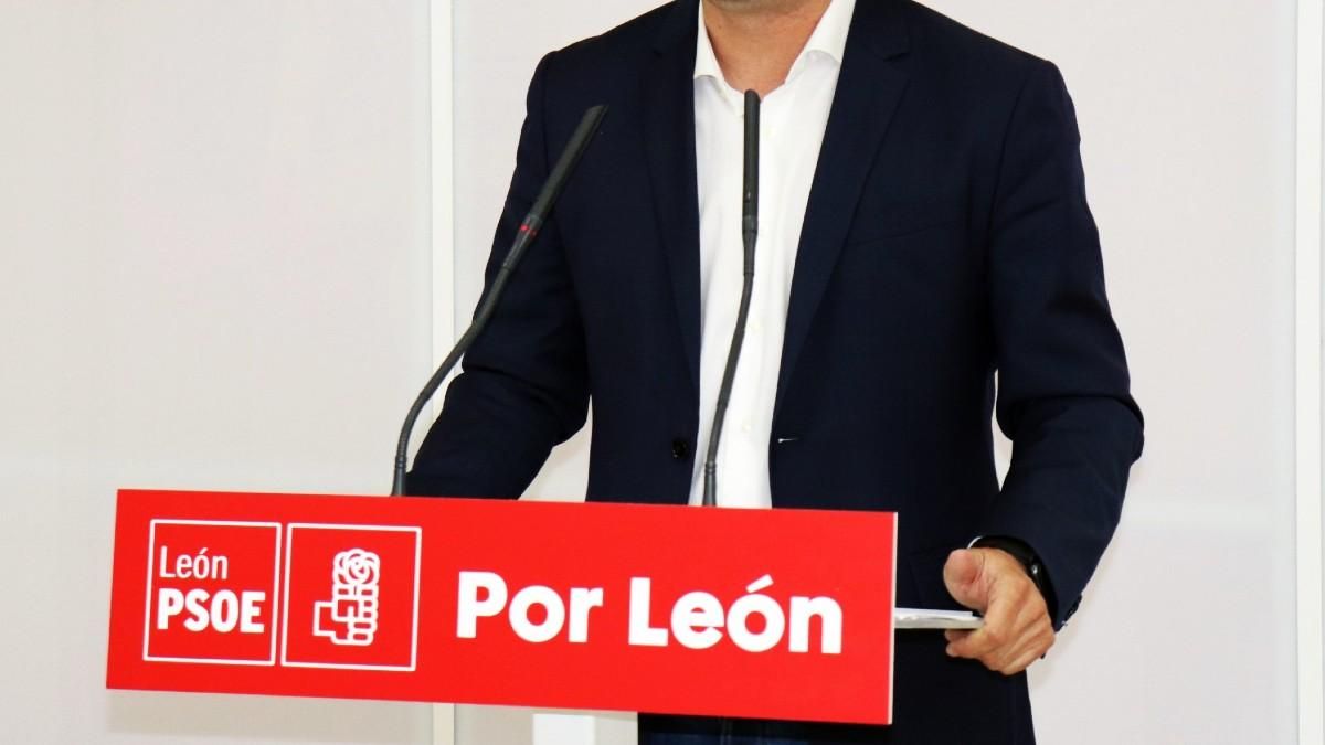 Deberías haber dimitido ya