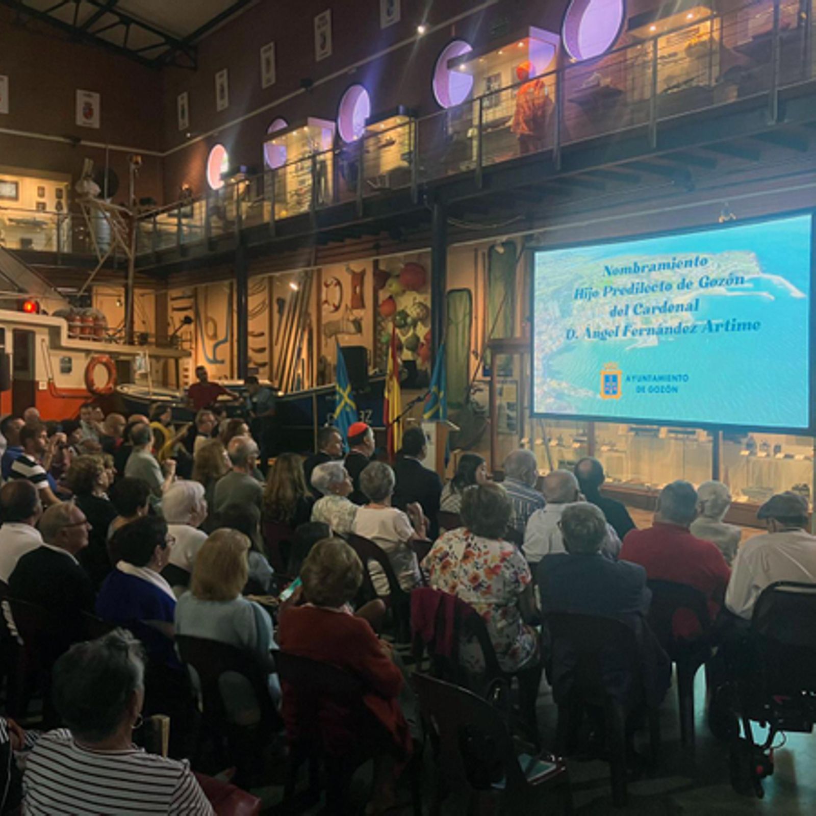 Numeroso público asistió al acto de nombramiento del cardenal Ángel Fernández Artime como Hijo Predilecto de Gozón.