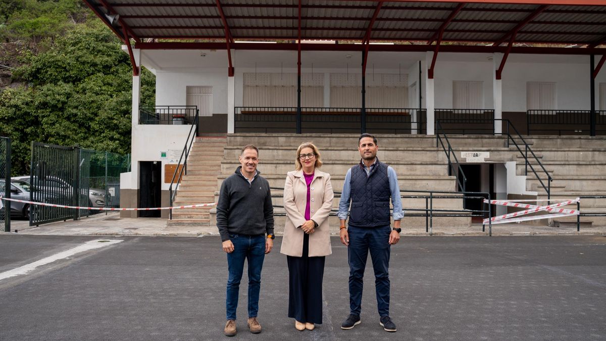 Transición Ecológica y Ayuntamiento de Tijarafe dotan al campo de fútbol municipal de mayor eficiencia energética