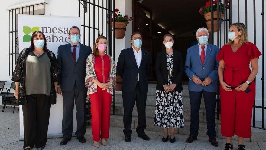 El sector tabaquero asegura que aporta 2.800 millones a la economía y recauda 9.000 millones en impuestos