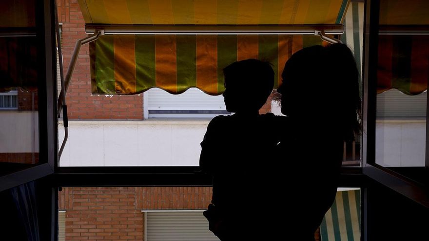 Sobrevivir al verano en Córdoba en una vivienda social sin climatización y con apenas 400 euros al mes