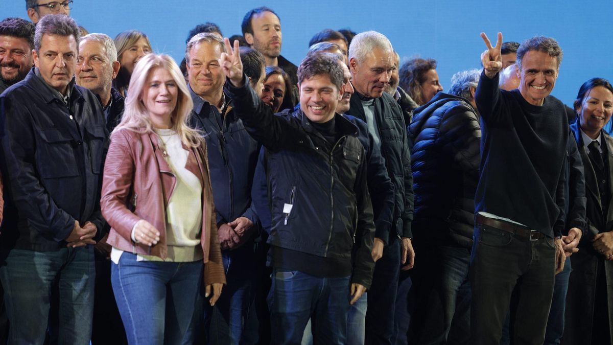Kicillof, Magario, Katopodis y Massa, en el búnker peronista en La Plata.