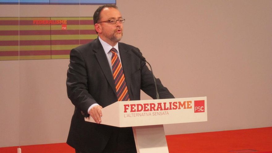 Un muestreo del PSC apunta que CiU cae a los 44 escaños y que PSC y ERC empatan a 22