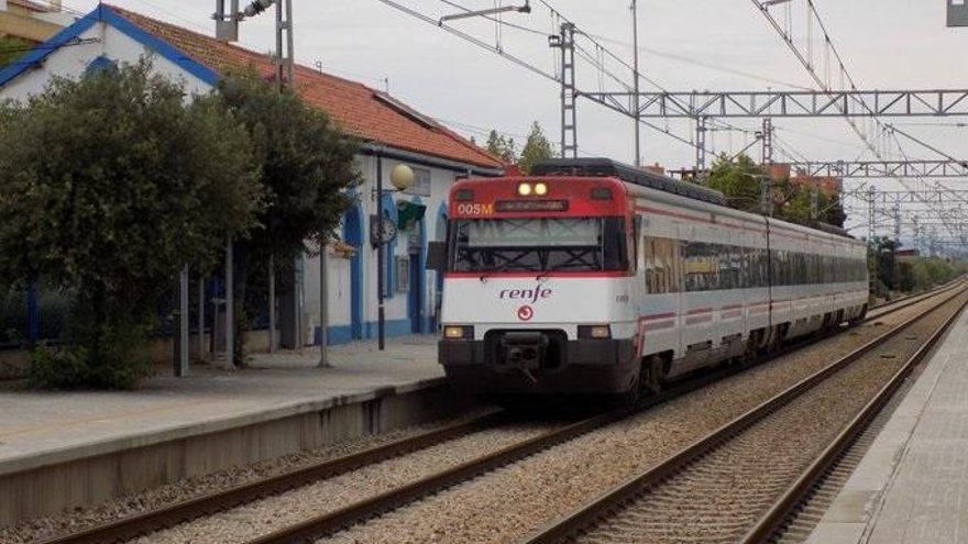 El lastre de los Cercanías de València: infrainversión, falta de personal y obras que afectan al servicio