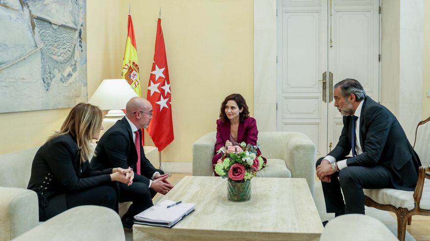 El Gobierno de Ayuso intenta frenar sin éxito una concentración de los afectados por la línea 7B de Metro en Sol el 2 de mayo