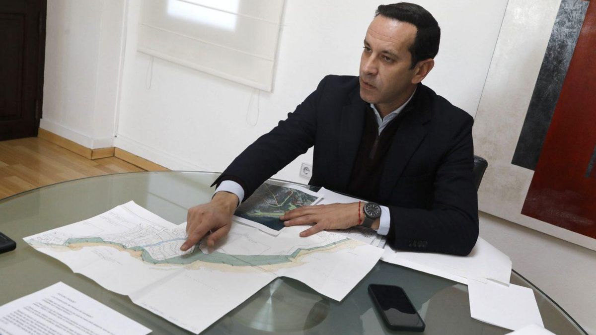 ARTURO POQUET 1 1320x880