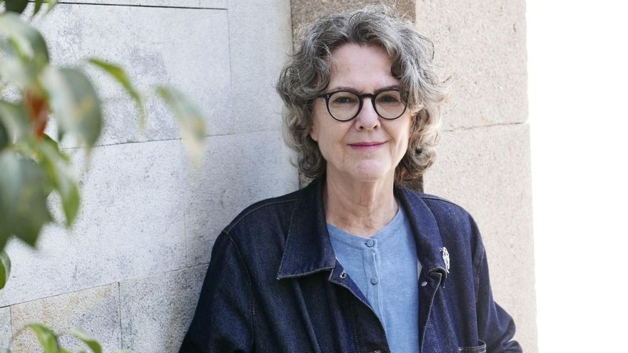 Mercè Ibarz ha conreat el periodisme i la literatura paral·lelament, buscant veus diferents, i creant un estil ben propi: punyent, crític i contundent.