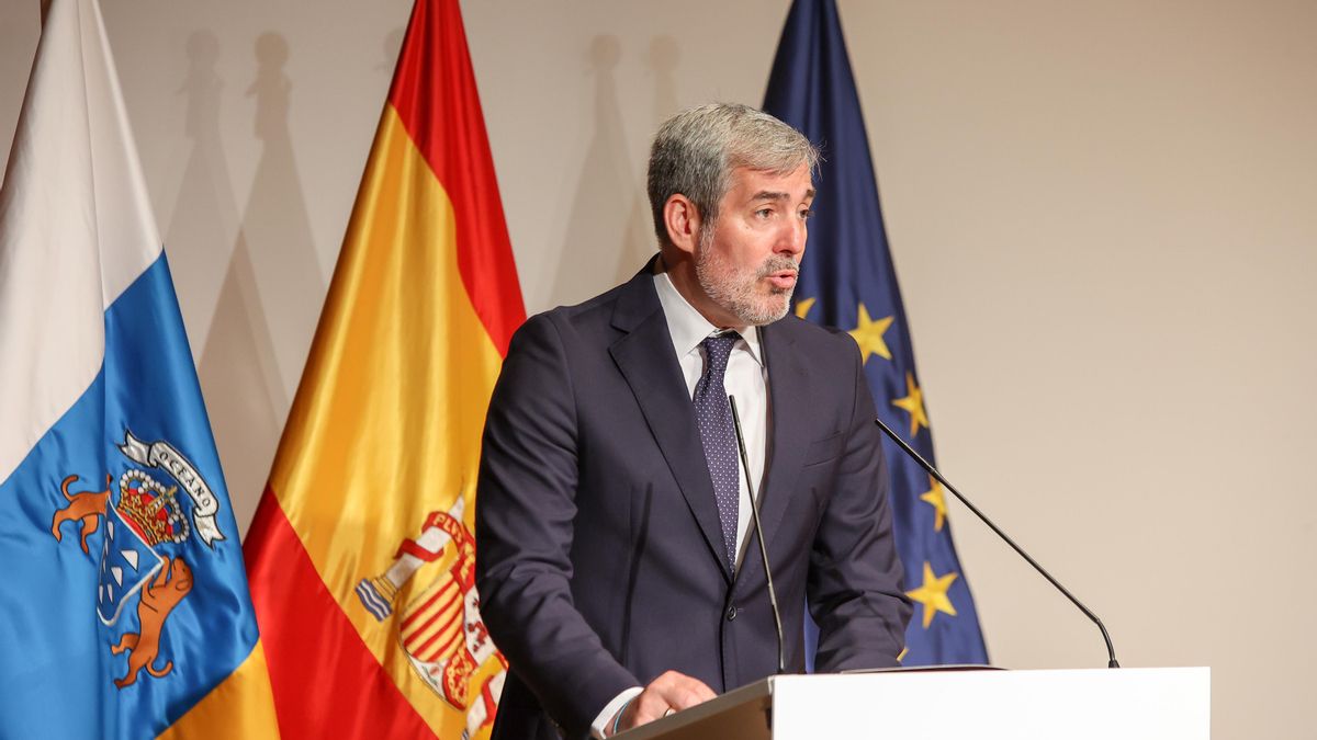 Archivo - El nuevo presidente del Gobierno de Canarias, Fernando Clavijo, interviene durante la toma de posesión de su nuevo cargo, en el Auditorio Alfredo Kraus, a 14 de julio de 2023, en Las Palmas, Gran Canaria, Canarias (España). Fernando Clavijo ha t