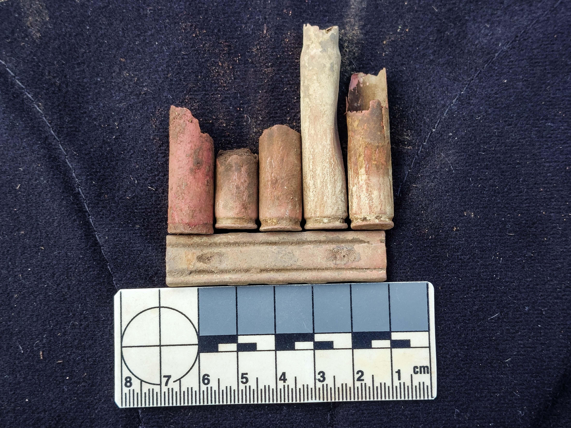 Exhumación de los restos de seis defensores de la Segunda República asesinados y arrojados a una fosa común en el Paraje de Matamala, Sena de Luna