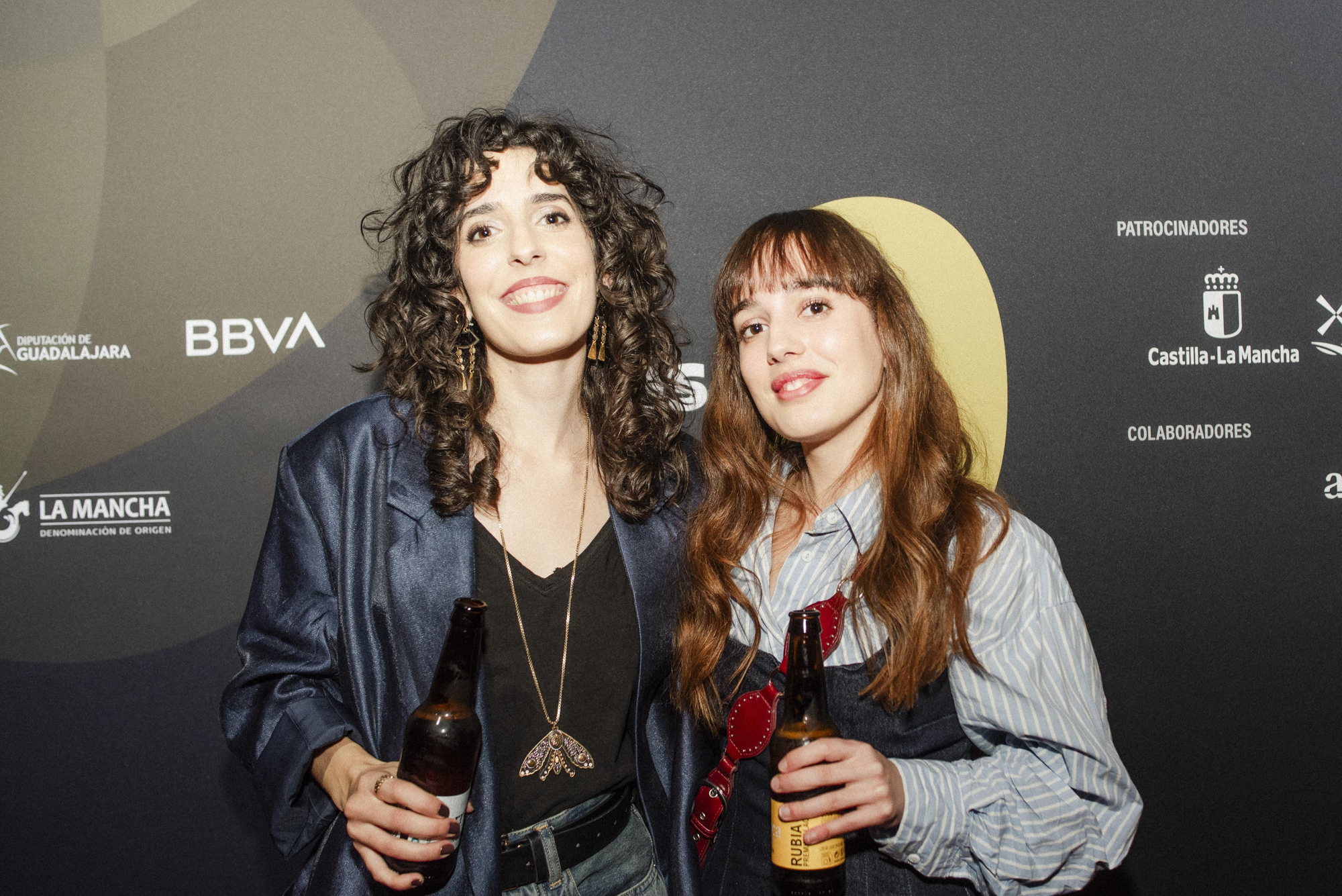 La periodista Itziar Machicado junto a su hermana, Daniela Machicado