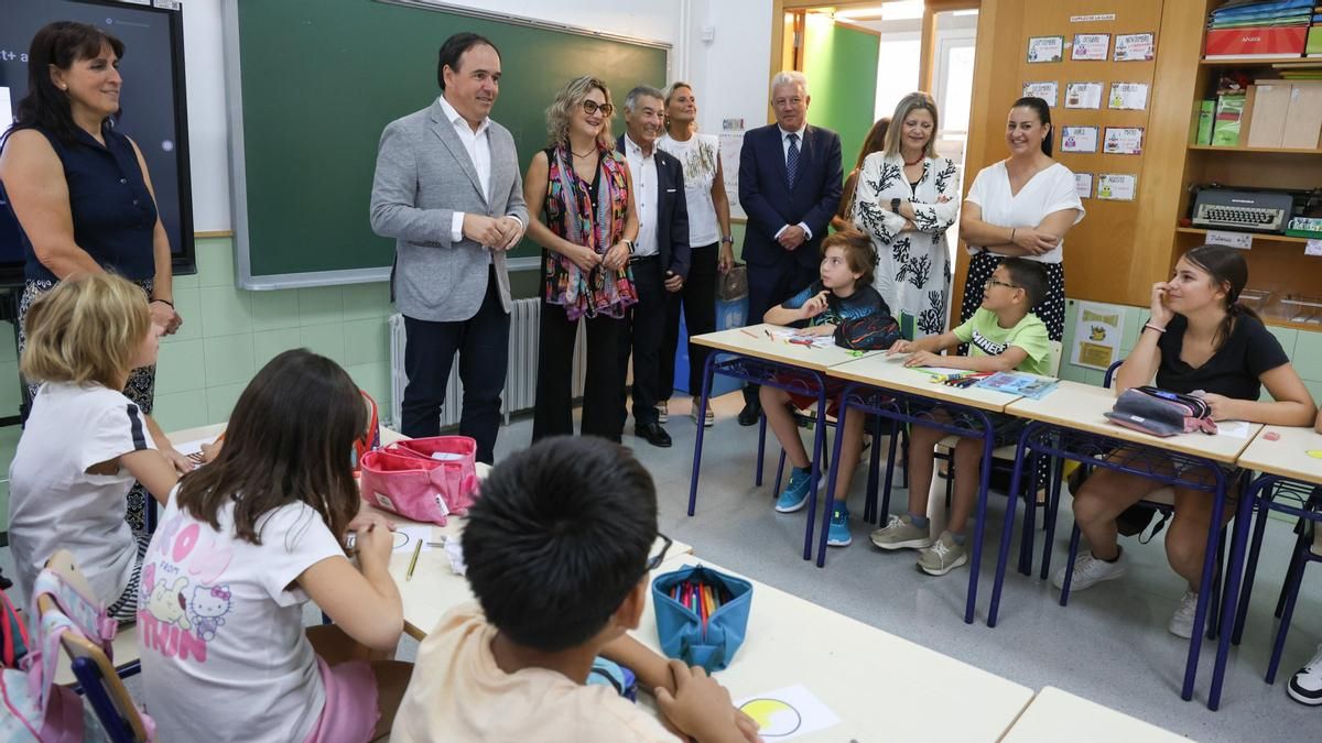 Los docentes valencianos suspenden el inicio de curso por las deficiencias en las plantillas y el plan de climatización