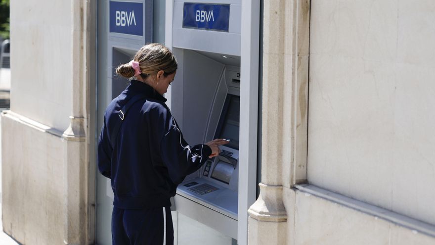 Hacienda podrá embargar las cuentas de aquellos deudores con ingresos bajos pero superiores al SMI