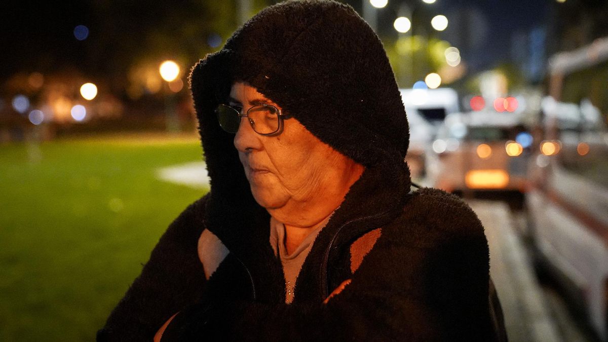 Personas sin hogar que reciben ayuda de Cruz Roja en Córdoba.