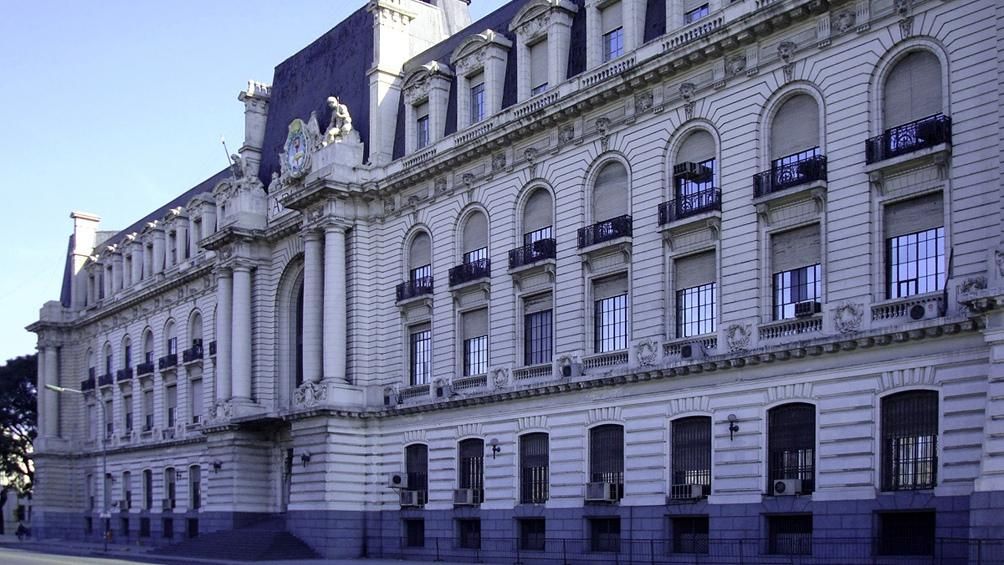 Edificio de la Dirección General de Aduanas.