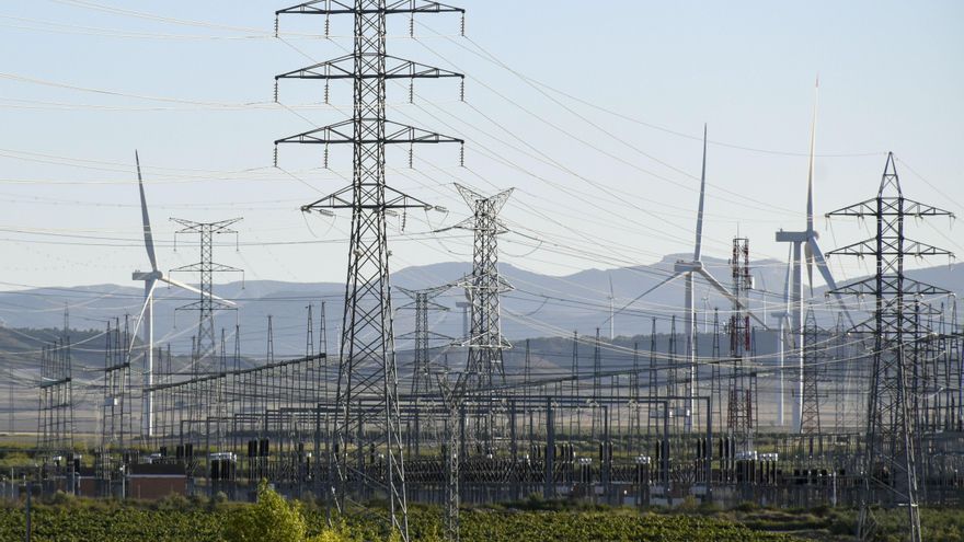 La factura eléctrica de un consumidor PVPC cae en noviembre ante el menor coste de la luz