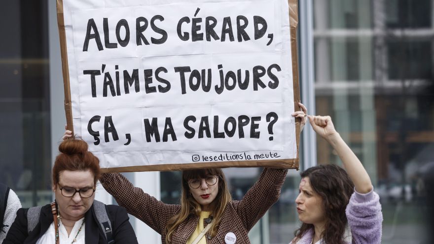 Las feministas que recibieron a Gérard Depardieu a la llegada a los juzgados: "Nadie es intocable"