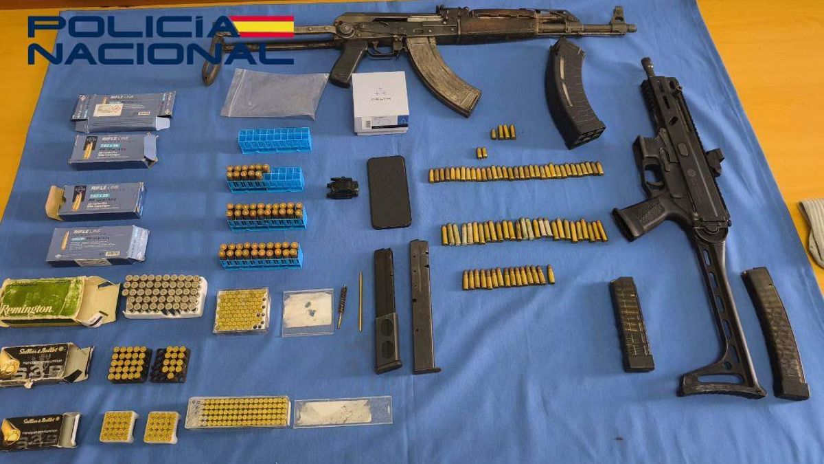 Tres detenidos y un arsenal incautado tras el tiroteo en Badajoz: armas largas, munición y un coche de alta gama