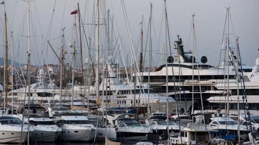 La Guardia Civil investiga la muerte de una mujer en un yate atracado en el puerto de Palma