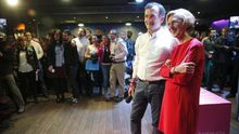 El candidato andaluz de UPyD, Martín de la Herrán, junto a Rosa Díez.