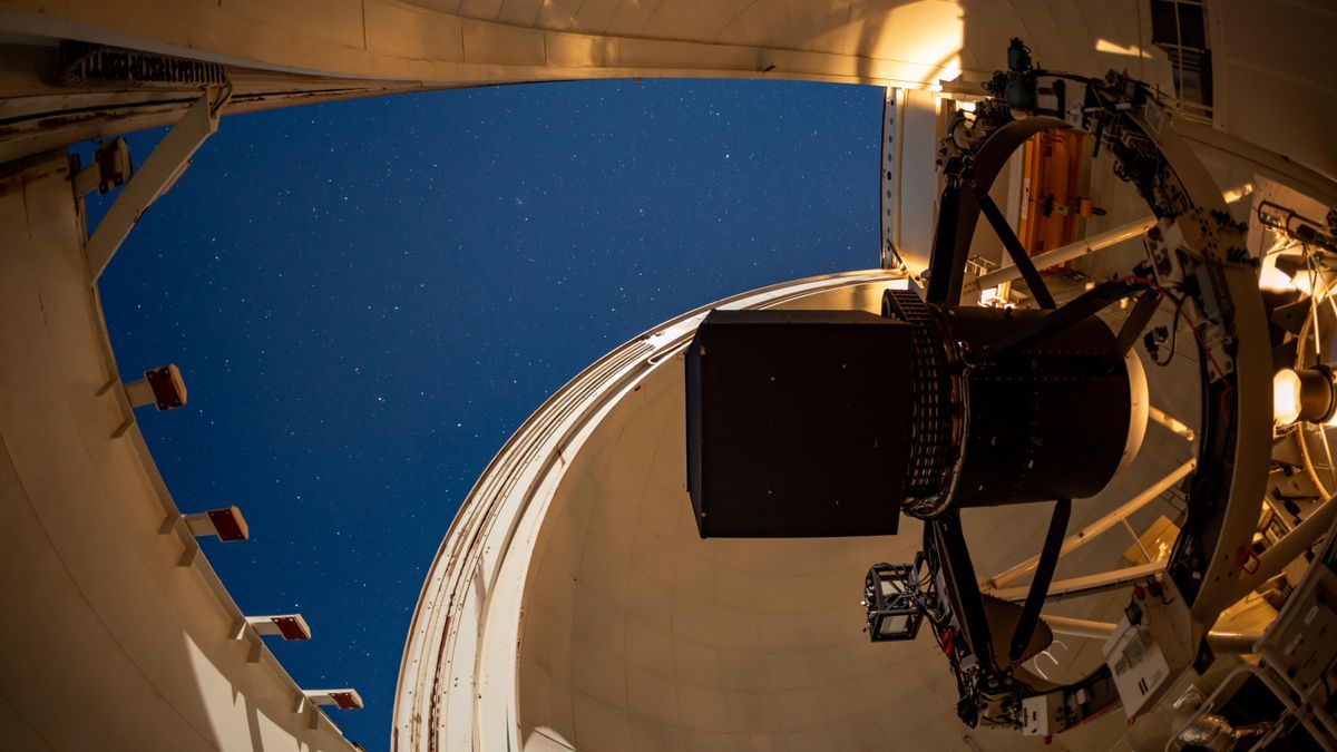 El potente espectógrafo WEAVE   del Telescopio William Herschel del Roque  revela secretos del cometa interestelar 3I/Atlas