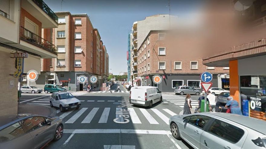 Dos heridos al caerse de su patinete y su bicicleta en Logroño