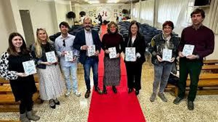 El colegio José Luis Hidalgo de Torrelavega presenta el libro 'La mar empieza aquí'