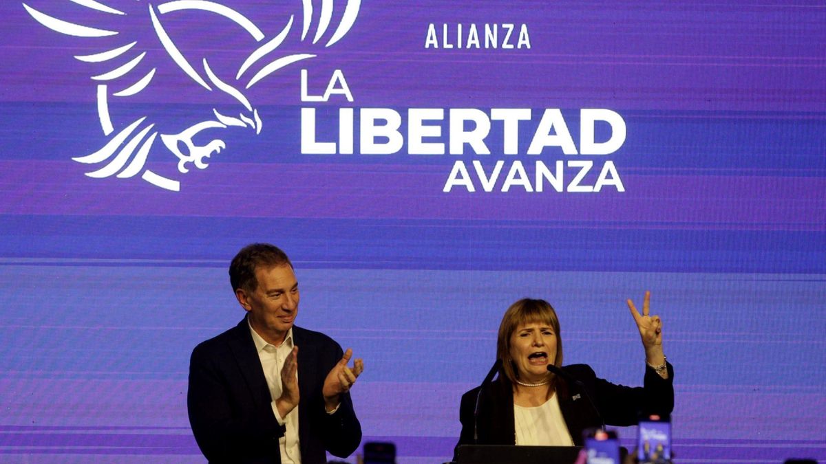 Patricia Bullrich y Diego Santilli, este domingo en el búnker de La Libertad Avanza.