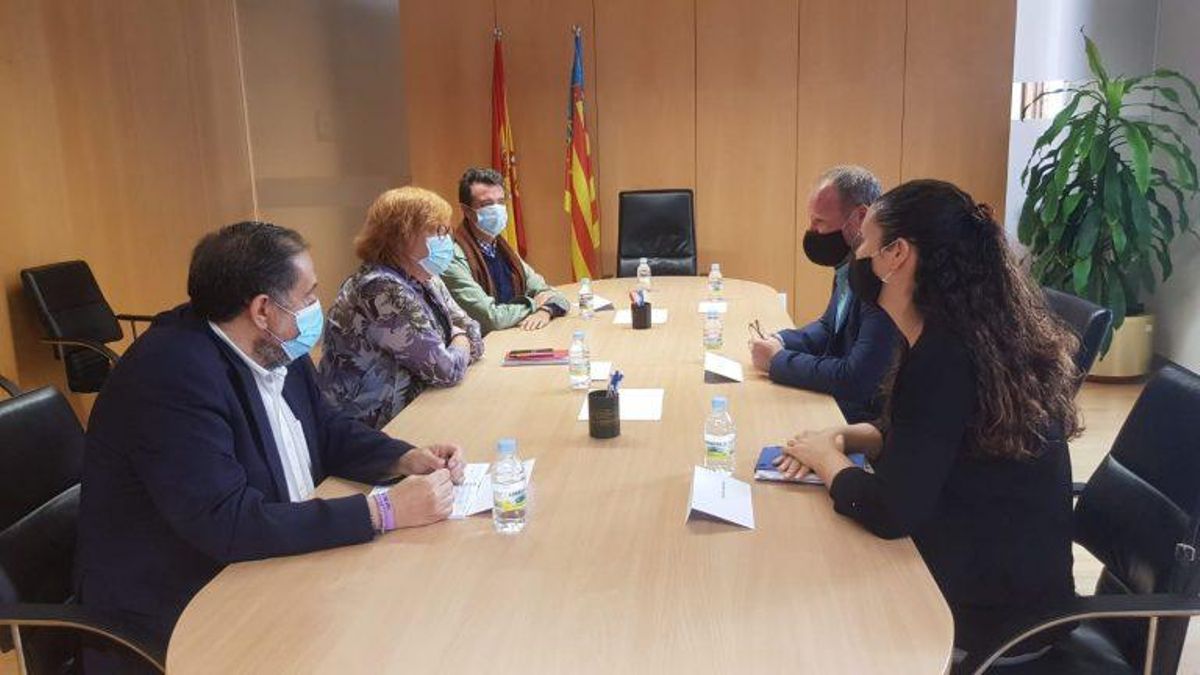 Imatge de la reunió a la Delegació del Govern.