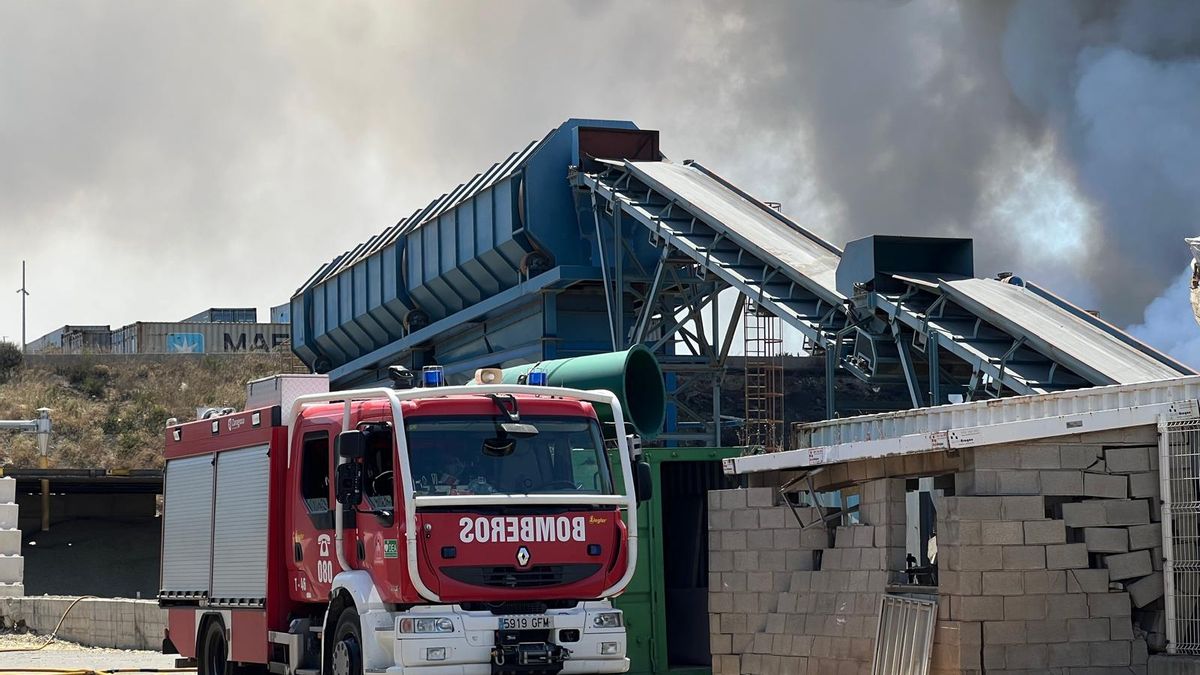 Imágenes del incendio del PTR de Zaragoza
