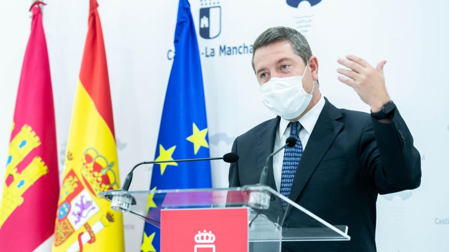 Emiliano García-Page en la inauguración del Centro de Educación para Personas Adultas, (CEPA), ‘Antonio Machado’ de Puertollano.