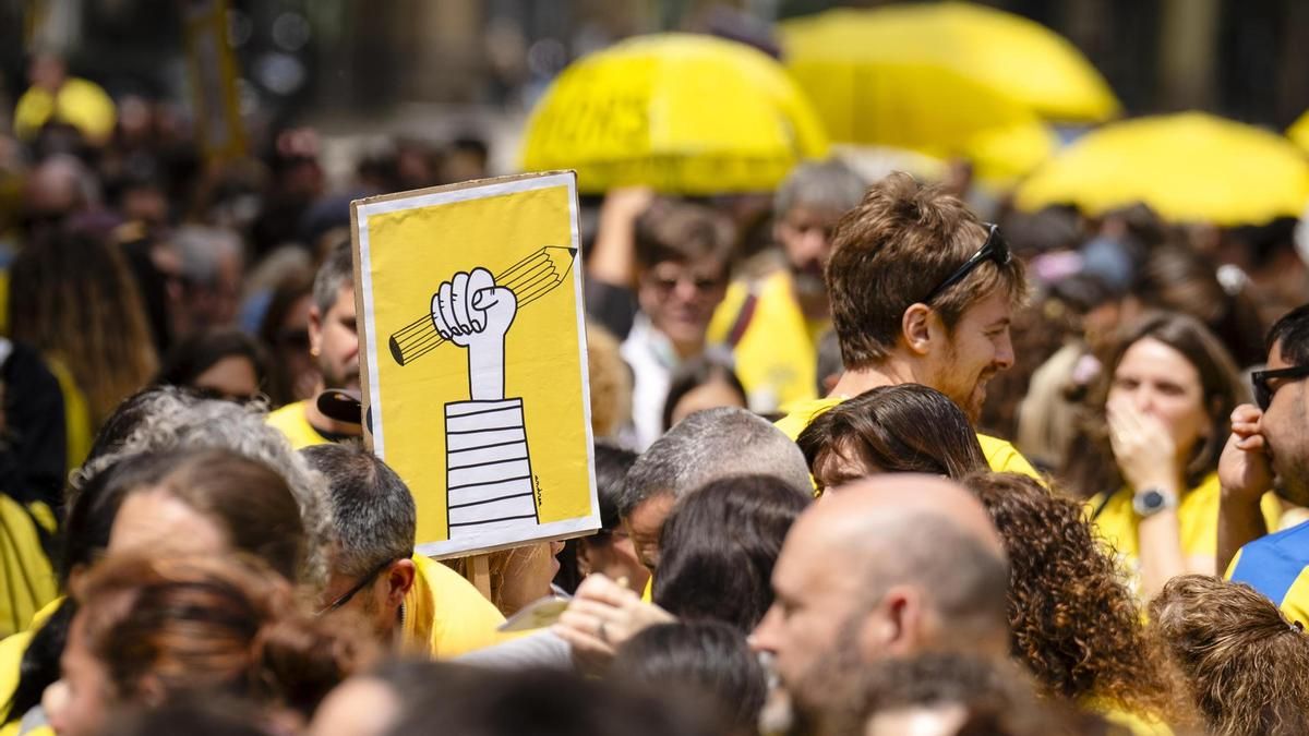 USTEC mantiene la huelga del primer día de clases en Catalunya e insta al Govern a negociar para evitar futuros paros