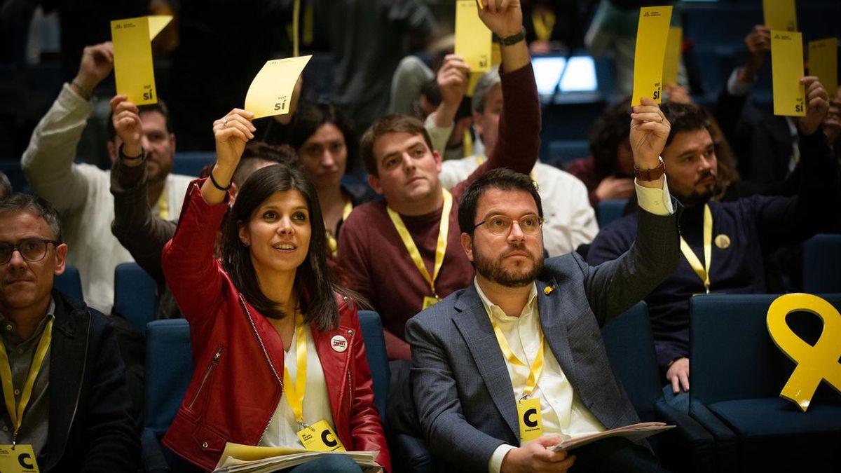 ERC valida el acuerdo con el PSOE y permitirá la investidura de Sánchez
