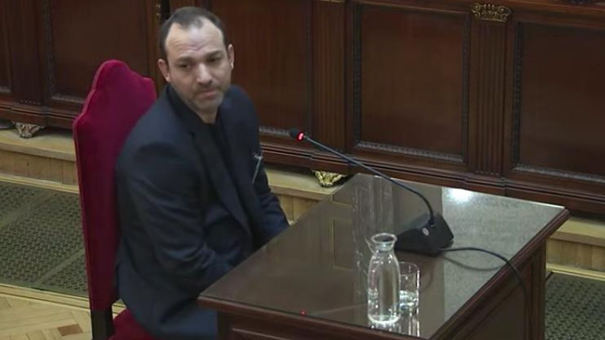 El hijo de Ábalos niega ser el “custodio” del dinero de su padre: "Lo que le he dado es de mis ingresos”