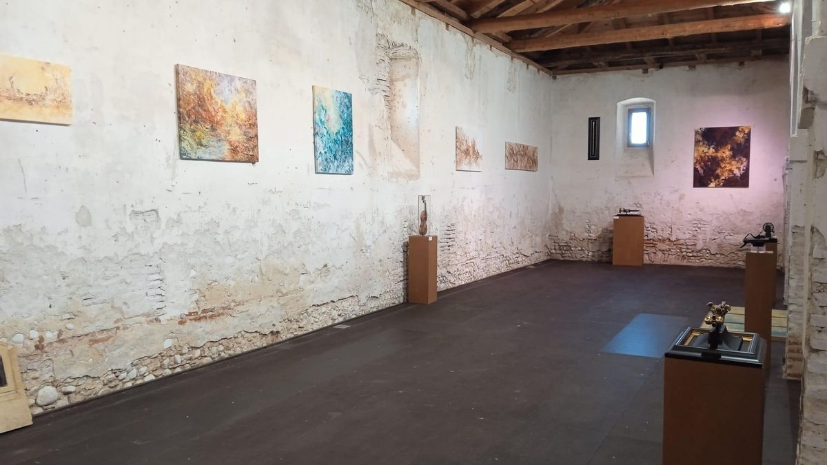 Un antiguo monasterio de León reúne el arte de dos generaciones de creadores en una exposición gratuita hasta octubre