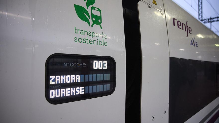 Renfe anuncia que su tren 'low cost' llegará también a Galicia