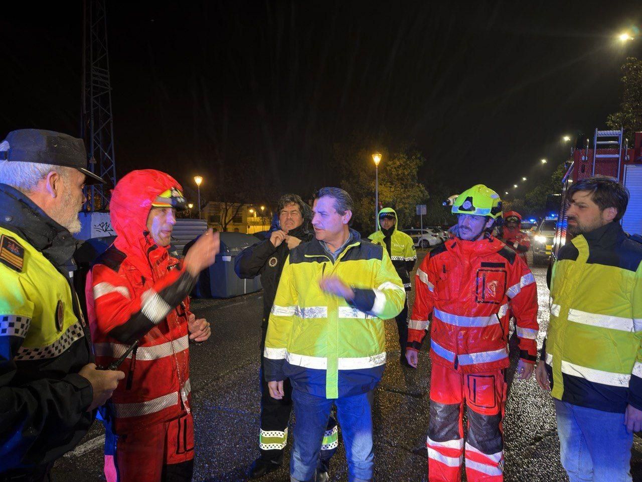 Desalojan las viviendas de Guadalvalle ante la crecida del Guadalquivir