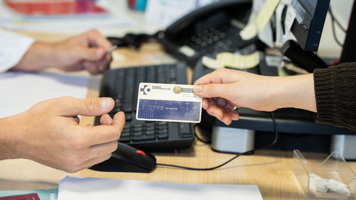 Osakidetza reduce el horario este verano en cien ambulatorios y otros 27 llegarán a estar cerrados en algún momento