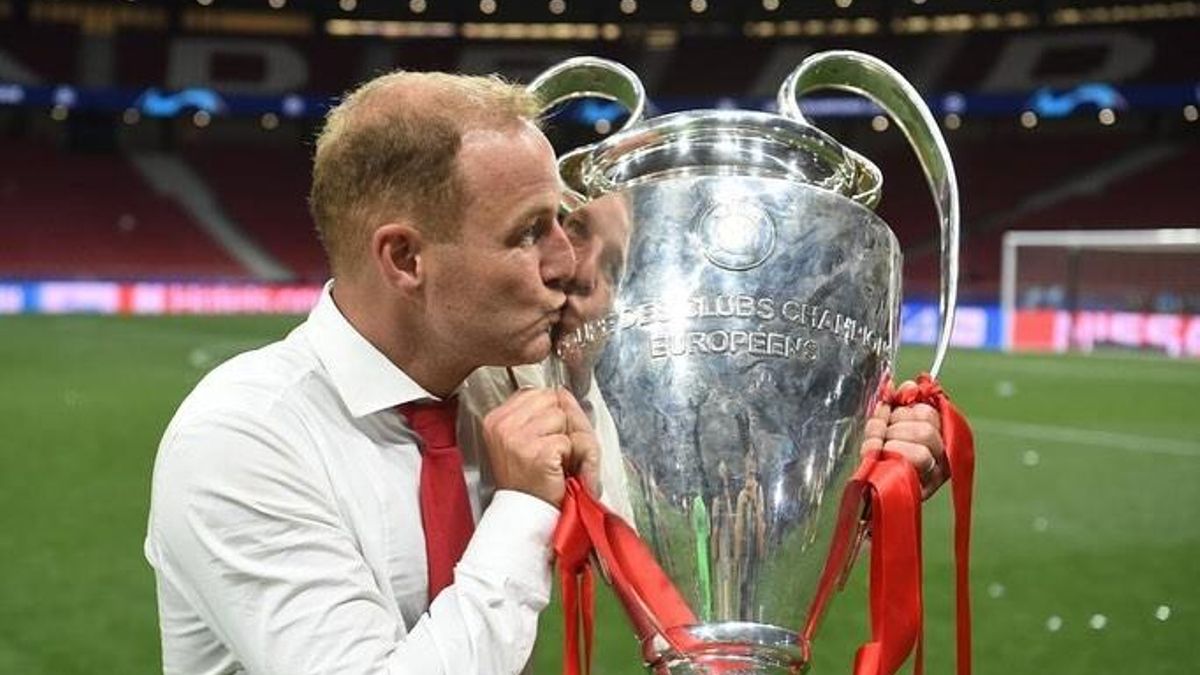 Raymond Haughan, con la Champions League ganada con el Liverpool