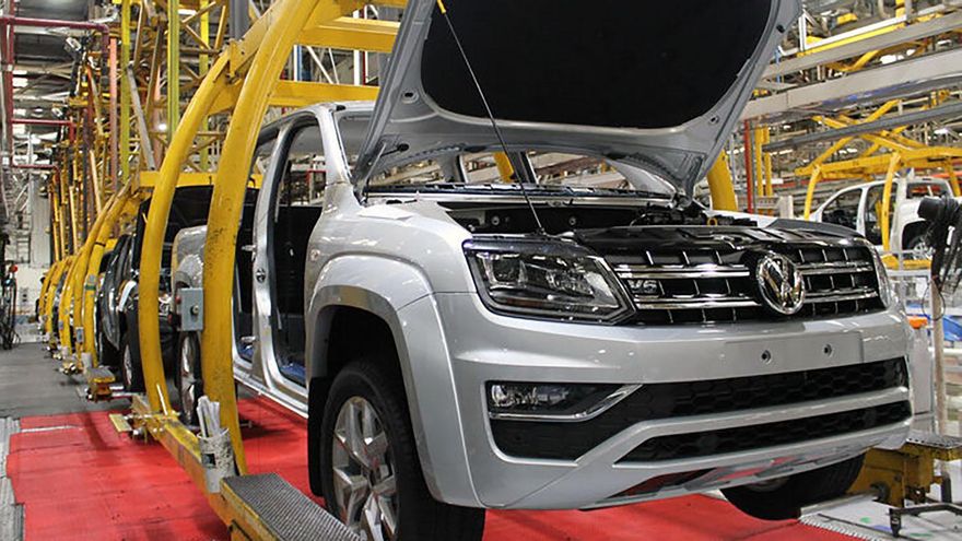 La producción nacional de vehículos cayó casi un 24% con respecto a 2023 (pero la caída podría haber encontrado su piso)