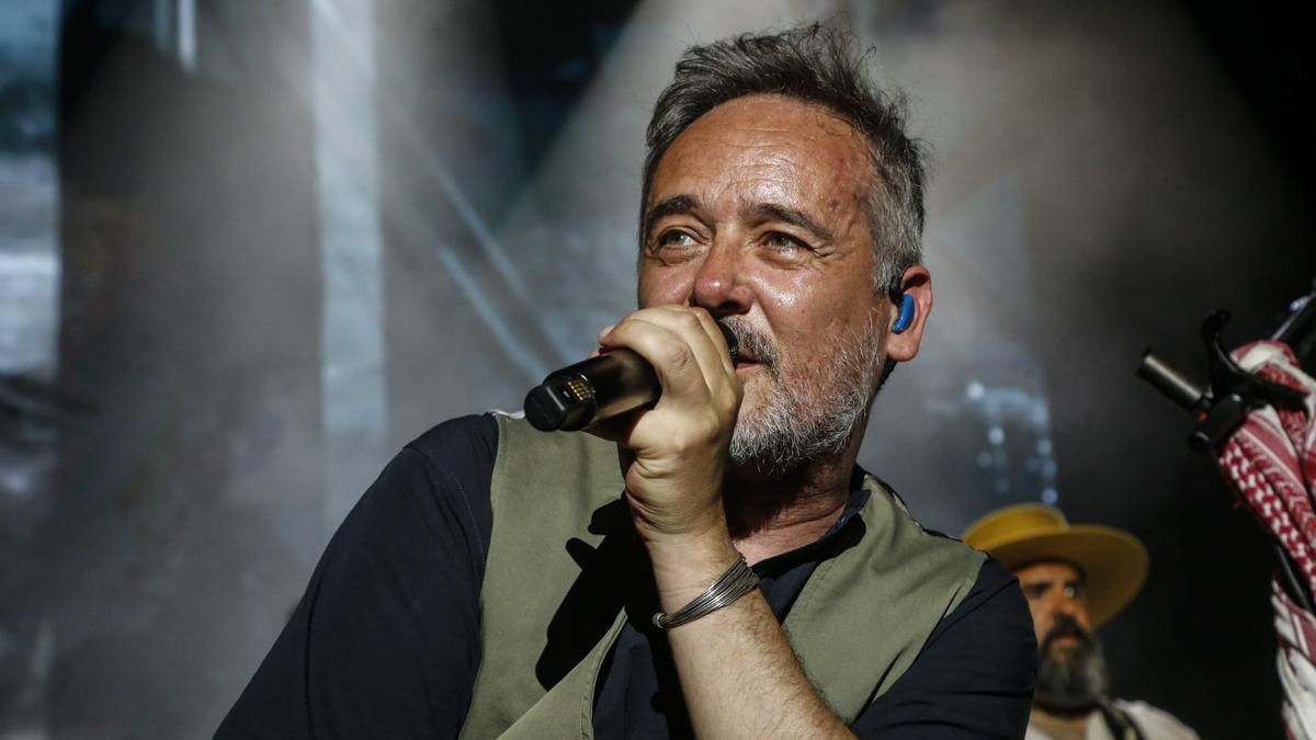Concierto de Love of Lesbian en el Festival de la Guitarra