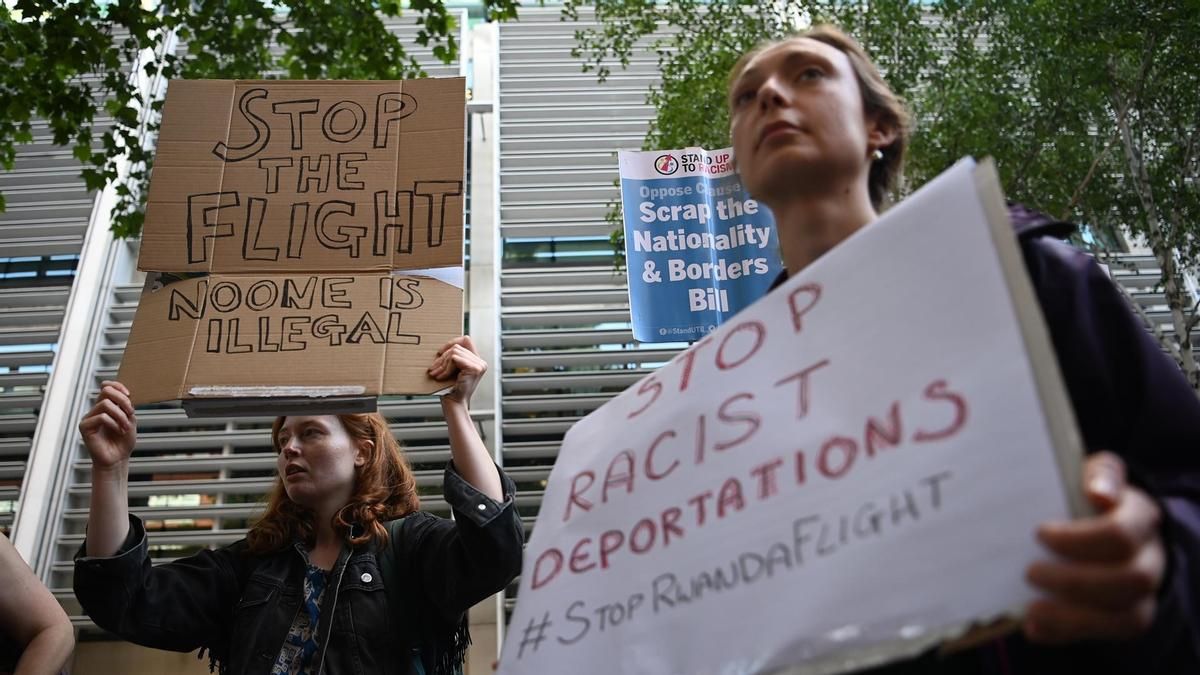 Qué es el acuerdo entre Reino Unido y Ruanda para la deportación de solicitantes de asilo