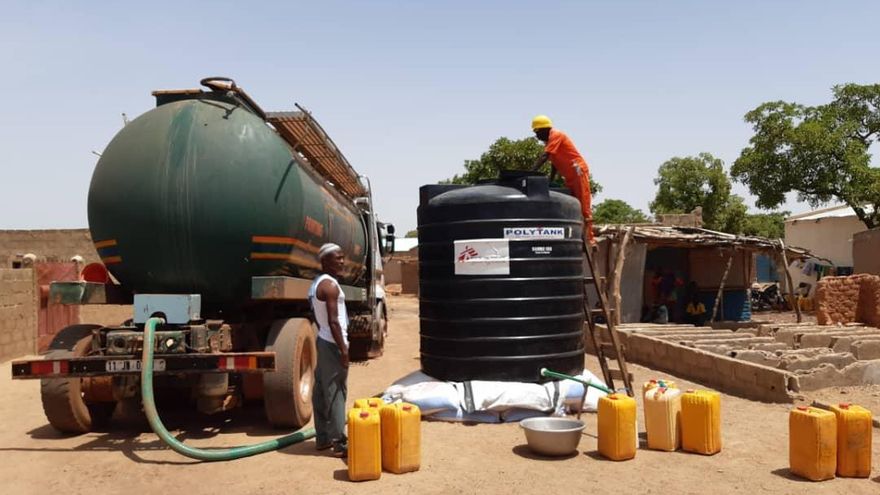 El acceso al agua es una de las principales preocupaciones tanto de los desplazados como de la población de acogida en Fada, en el este de Burkina Faso