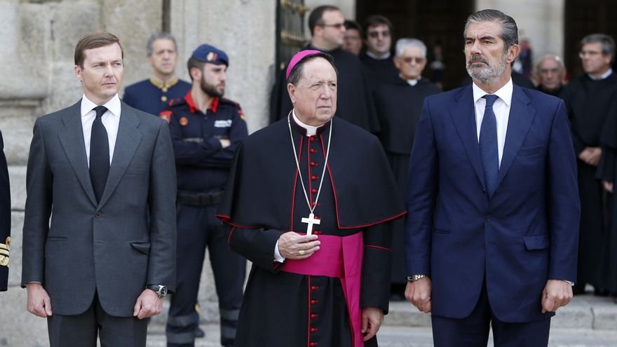 Pedro López Quesada junto a su cuñado, Pedro de Borbón, en el funeral del Infante Carlos de Borbón. Foto: GTRES