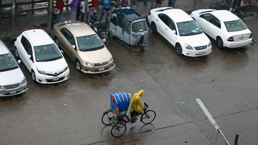 Bangladesh planea evacuar a más de 50.000 personas ante la llegada del ciclón Hamoon