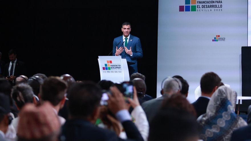 El presidente del Gobierno, Pedro Sánchez, interviene en el evento 'Invertir en la solidaridad global: una nueva visión de la cooperación para el desarrollo" en la Conferencia de la ONU en Sevilla